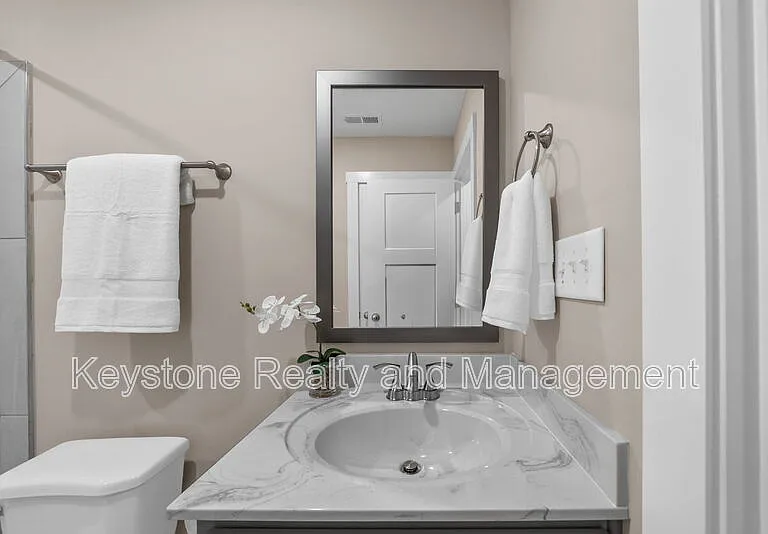 302 Wisteria Ln — Photo 11