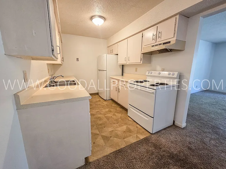 9523 University Ave #6 — Photo 2