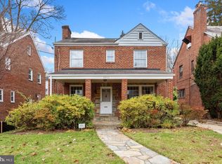 5520 30th St NW, Washington, DC 20015
