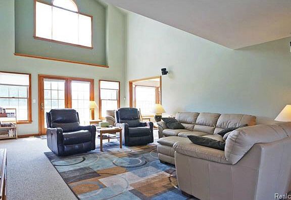 5th image of 8040 Apple Creek Ct