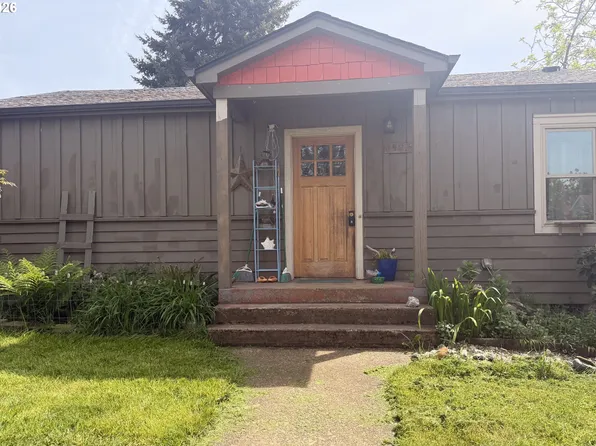 1425 E Madison Ave, Cottage Grove, OR 97424
