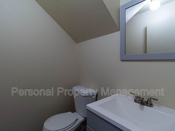 5th image of 1327 Z St APT B