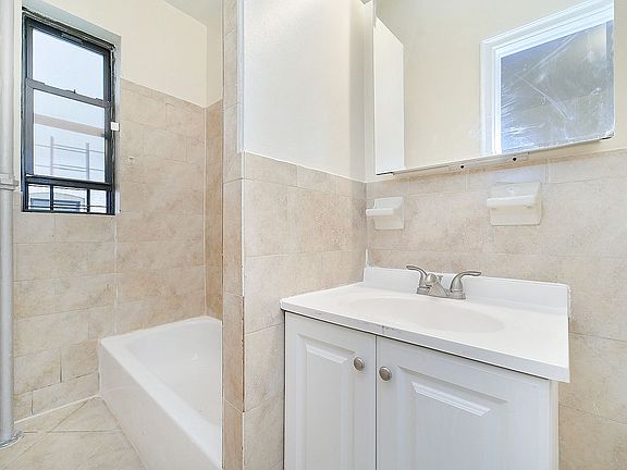 5th image of 615 W 183rd St #1L