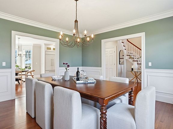 3rd image of 21 Chadbourne Rd