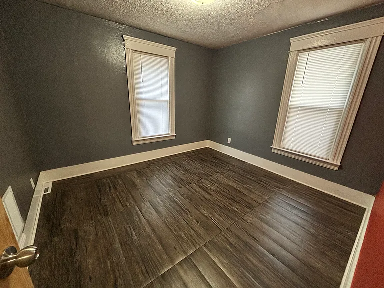 1934 Butterfield Ave — Photo 11