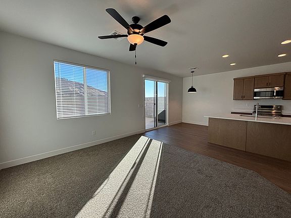 3rd image of 476 W Heritage Dr