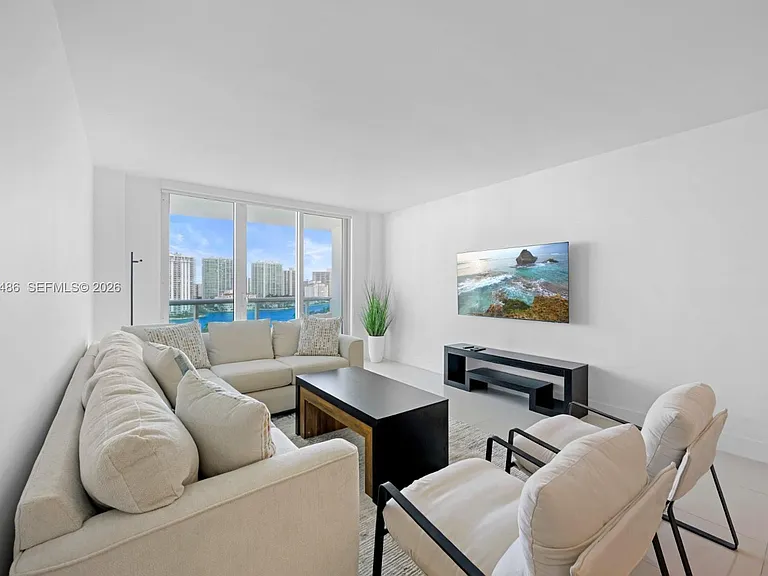 19370 Collins Ave #1622 — Photo 4
