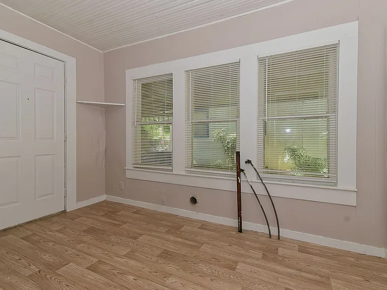3814 Roberts St — Photo 24