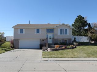 2406 Deaver Dr, Sidney, NE 69162