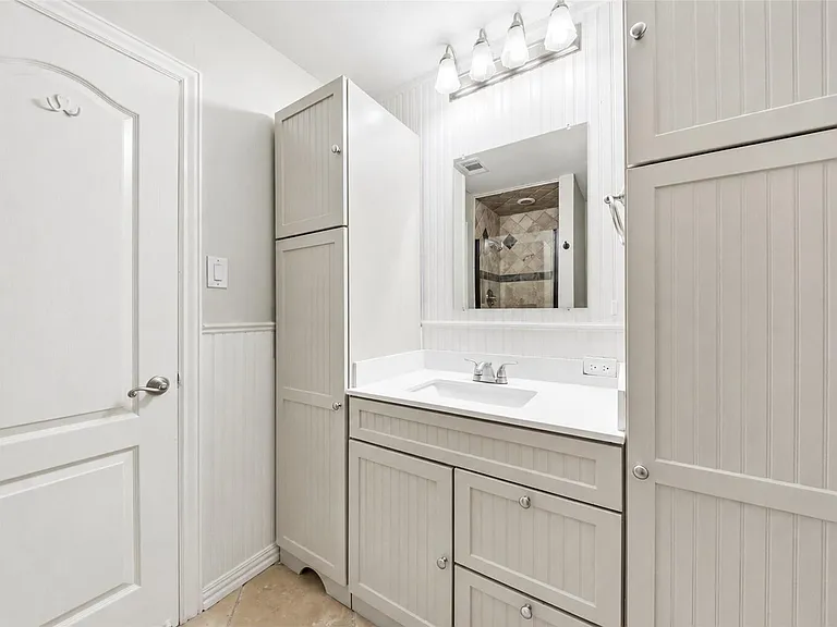 16310 Emberwood Dr — Photo 4