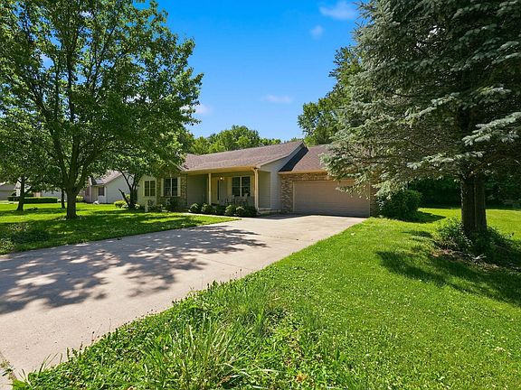 2nd image of 1100 Warana Dr