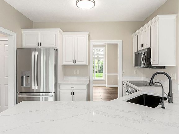 4th image of 54219 Stonebridge Dr