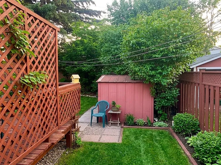 72 Tecumseh Dr — Photo 2