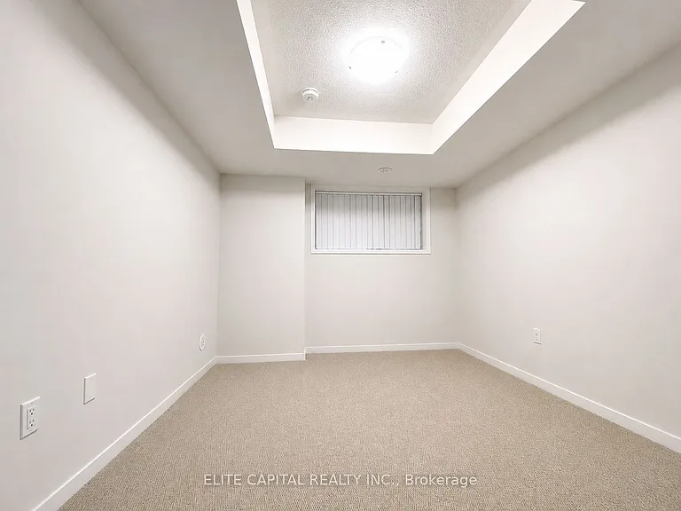 100 Honeycrisp Cres #Townhouse 351 — Photo 7