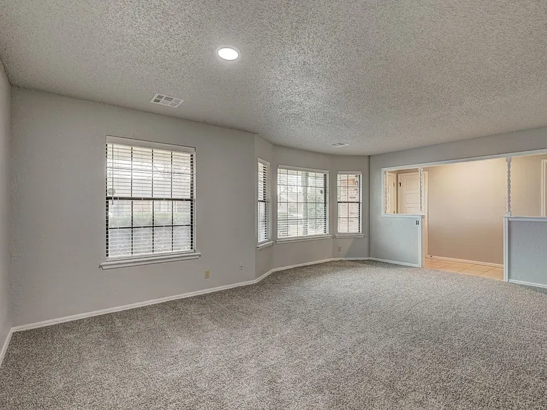 1208 NE 22nd St — Photo 6