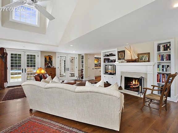4th image of 8 Huntington Ln