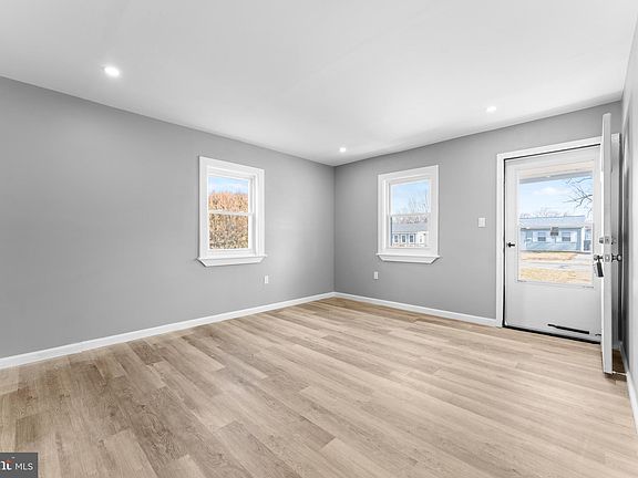 3rd image of 438 Anderson Dr