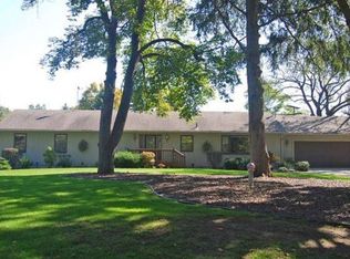 8833 Bishop Rd, Brighton, MI 48116