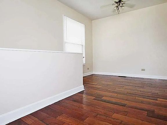 3rd image of 725 Wellington Ave Unit 725