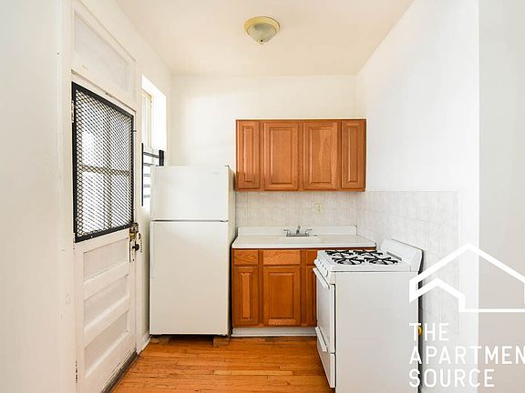 2nd image of 2661 N Spaulding Ave APT 124