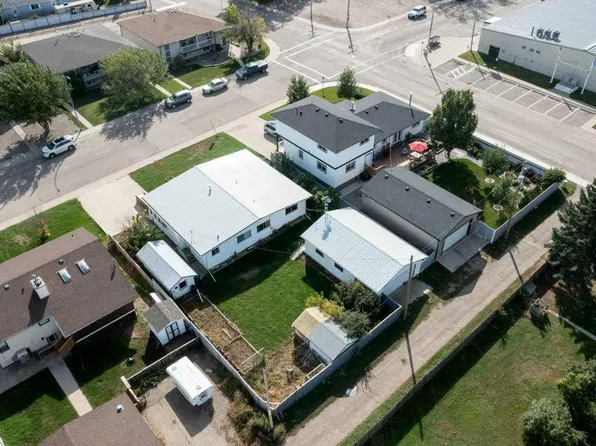 605 S 50th Ave, Coalhurst, AB T0L 0V2