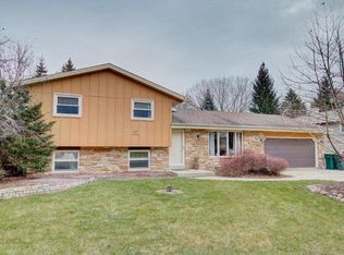 1017 Cherrywood Cir, West Bend, WI 53090