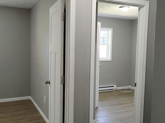 5th image of 6 Ashland Ave #D