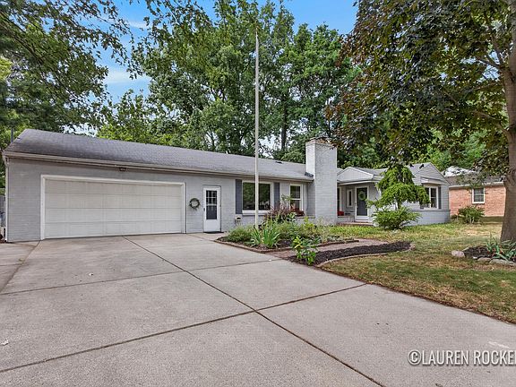 3rd image of 3121 Baker Park Dr SE