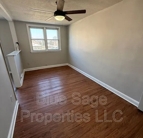 319 S Church St — Photo 7