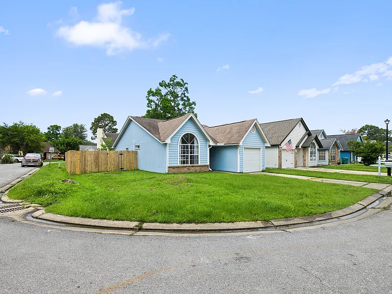3045 Yorktown Cir — Photo 48