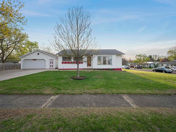 5th image of 408 Camelot Dr