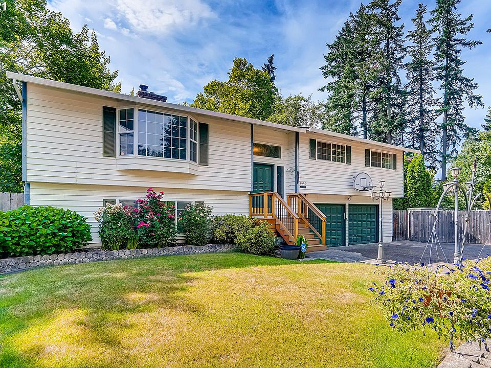 1st image of 1349 SE 52nd Ave