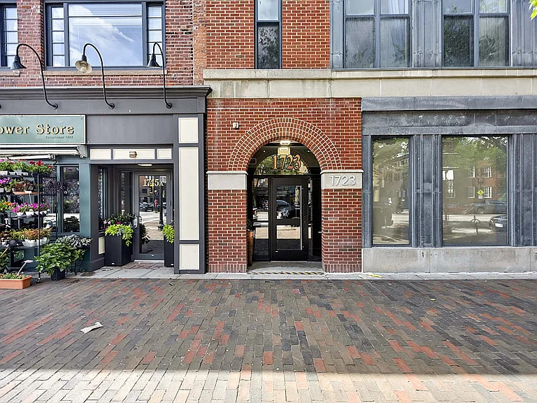 1723 Washington St #302 — Photo 22