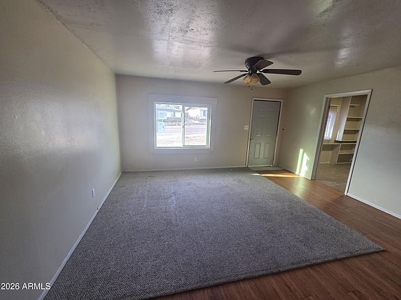 4th image of 610 S YORK Drive