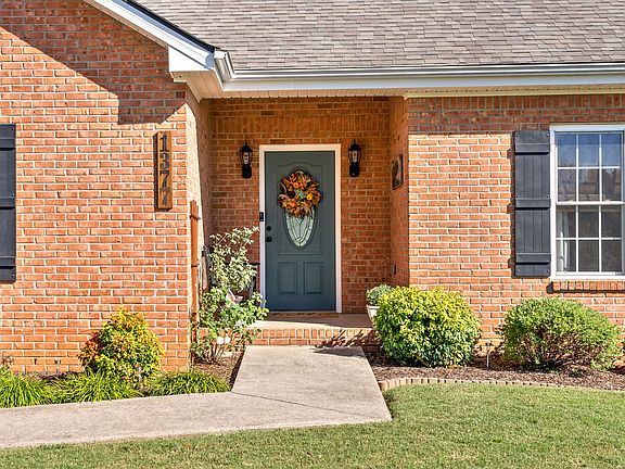 4th image of 1377 Ambleside Dr