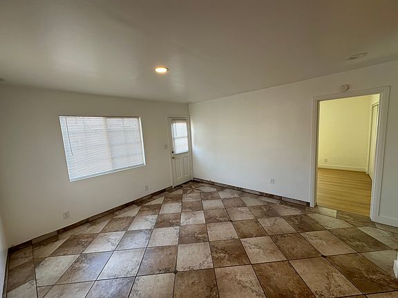 5th image of 836 W Olive Ave #A