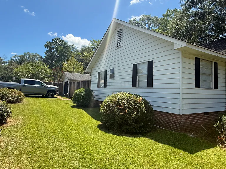 216 Stevens Dr — Photo 3