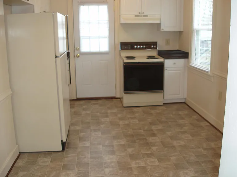 1013 Bolton Rd — Photo 2
