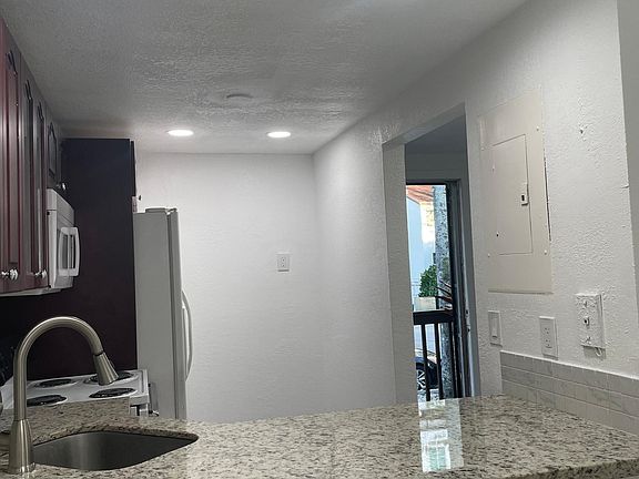 4th image of 1901 NW South River Dr APT 35