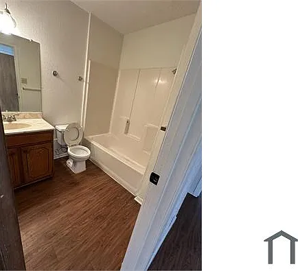 2717 W Shaw St — Photo 6