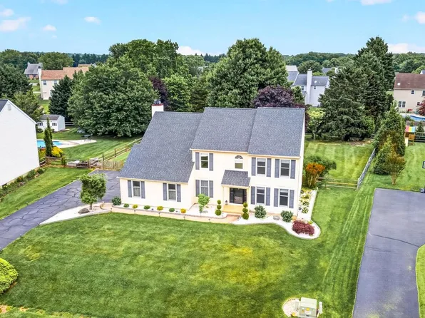 9 Eaton Pl, Bear, DE 19701