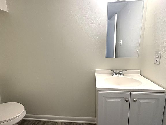 4th image of 100 S 14th Ave APT 3