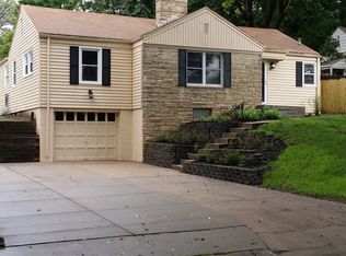 526 N 72nd Ave, Omaha, NE 68114