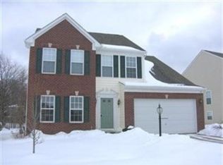 687 Jockeys Cir, Avon Lake, OH 44012