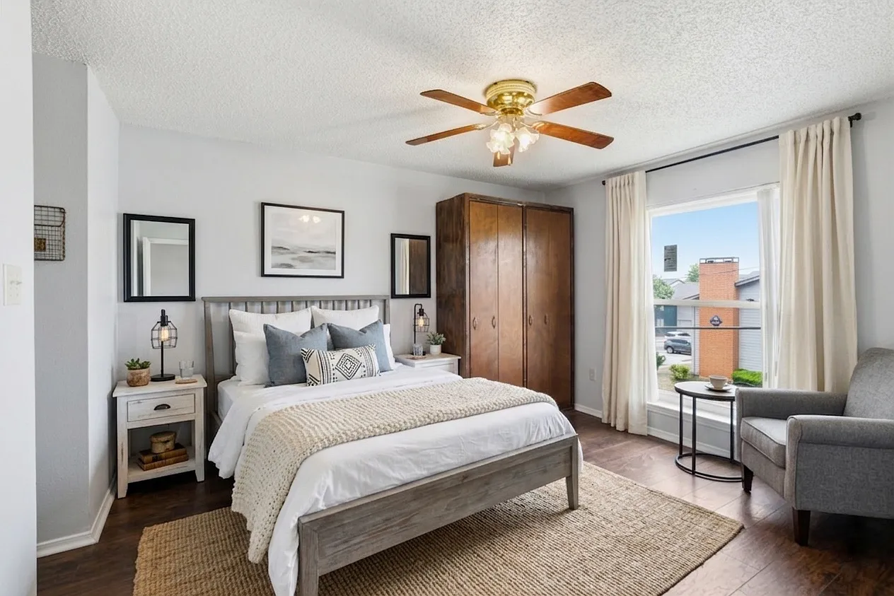 2 bed, 985 sqft, $1,200 — Photo 1