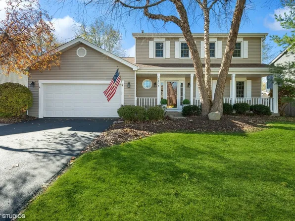 1408 Parkridge Dr, Crystal Lake, IL 60014