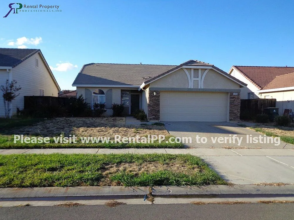 1723 Shoreline Dr photo 1