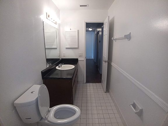 5th image of 225 Woodlake Dr