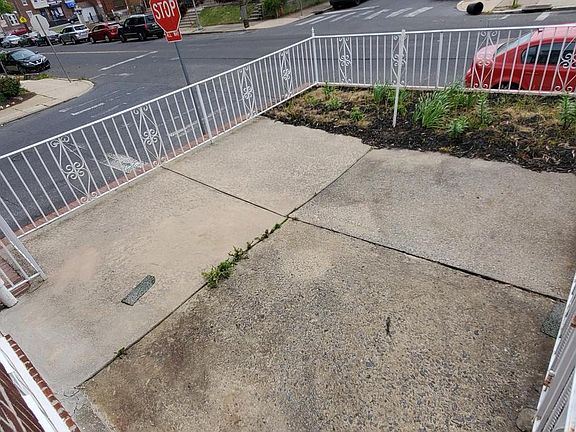 4th image of 489 Devereaux Ave
