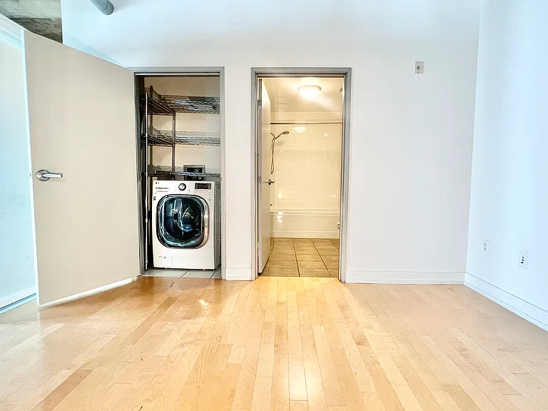 645 W 9th St #631 — Photo 8